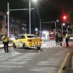 Personal de tránsito durante las indagaciones preliminares en la avenida De las Américas y calle Cebrián de Moreta, al sur de Cuenca. /FCS