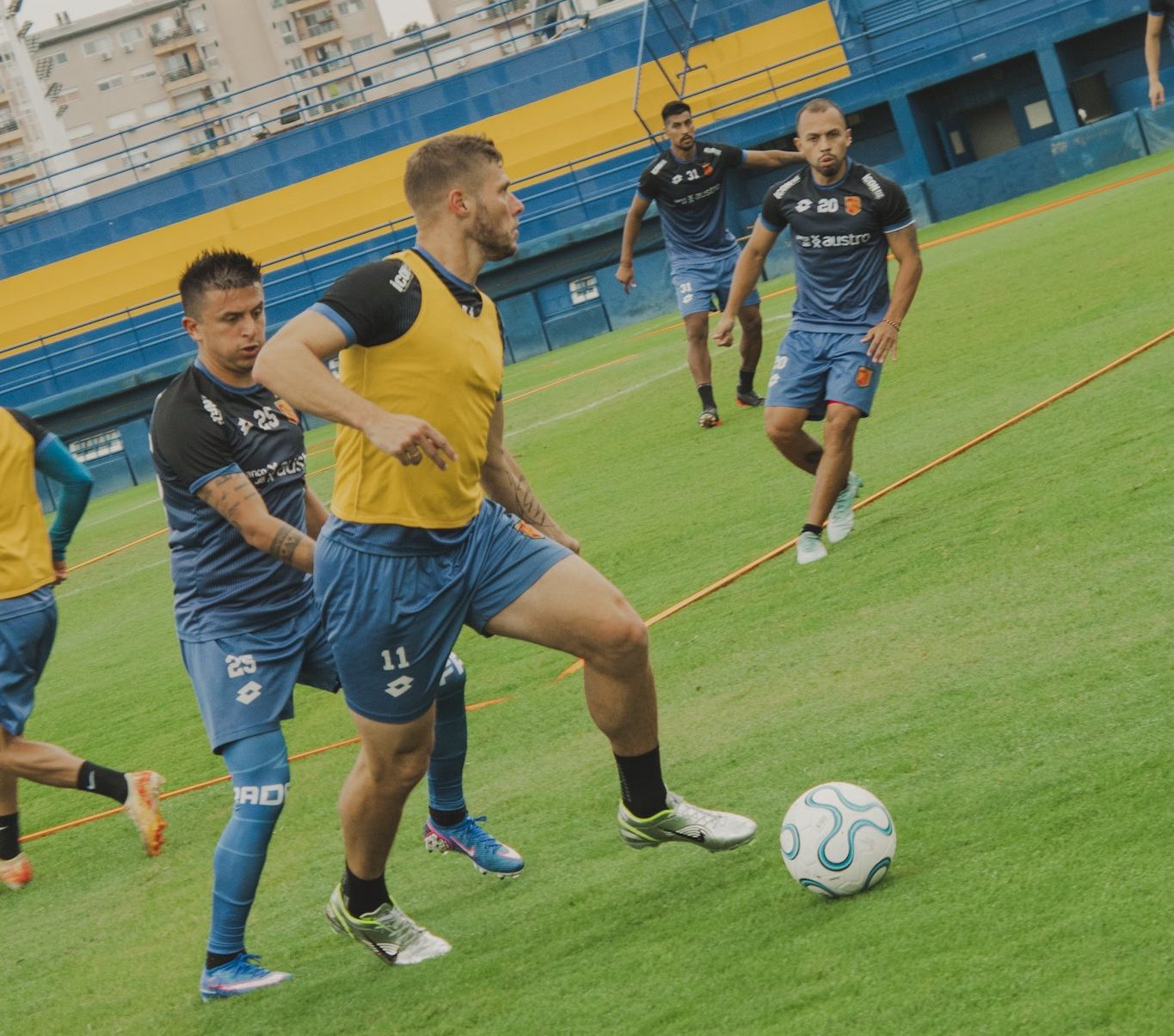Deportivo Cuenca entrenó en Casa Amarilla de Boca Juniors antes de su partido contra San Lorenzo. Foto: Deportivo Cuenca