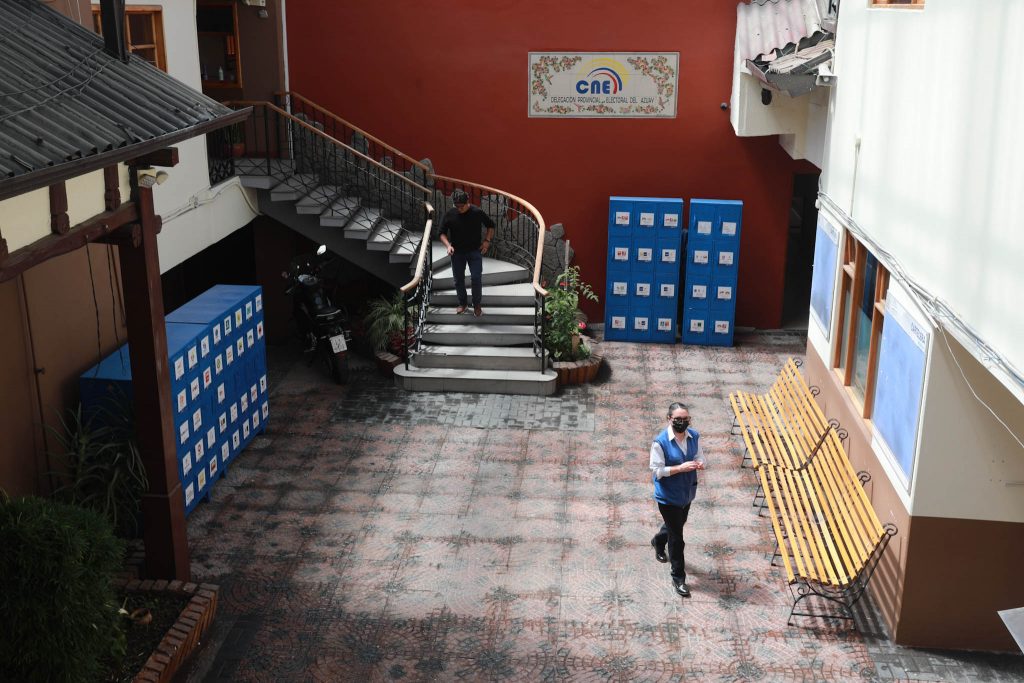 32 organizaciones políticas podrán presentar candidatos en Azuay, según los registros del Consejo Nacional Electoral (CNE)