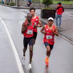 Disputa por el primer lugar entre Joseph Kiprono, David Montes de Oca y Luis Masabanda en la avenida Huayna Cápac /KYY