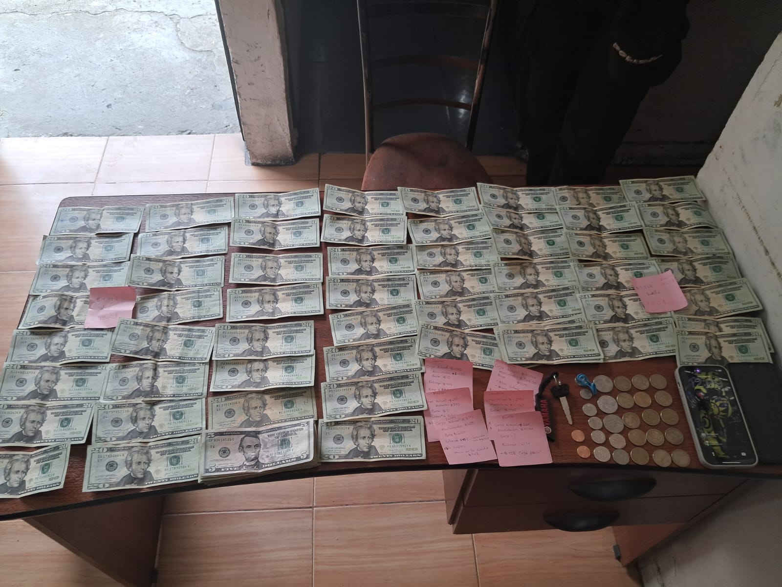 La Policía Nacional intervino a un presunto prestamista de “gota a gota” durante un operativo ejecutado en el sector de la avenida Hurtado de Mendoza.