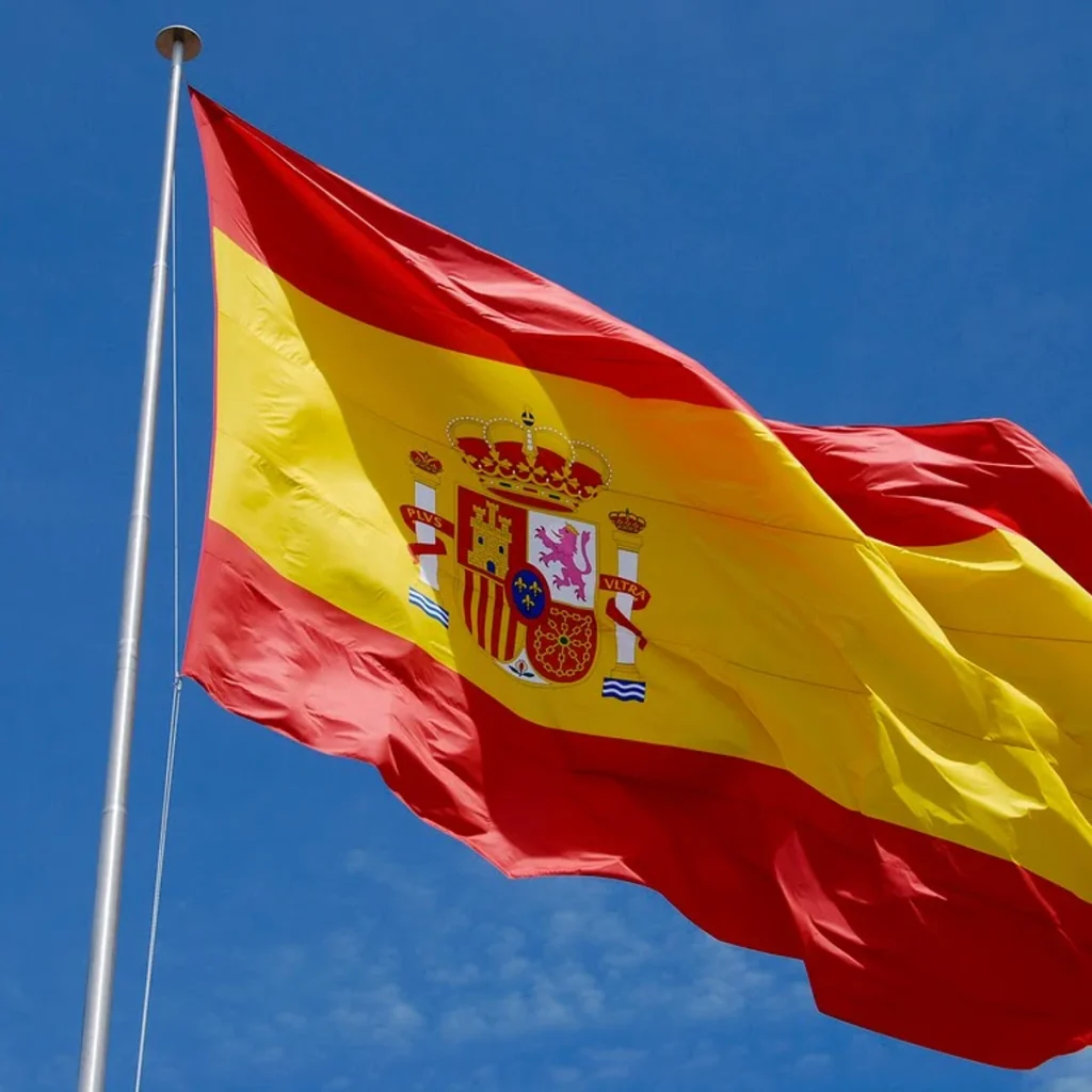 Miles de ecuatorianos obtuvieron la nacionalidad española en 2025. Foto: Agencia