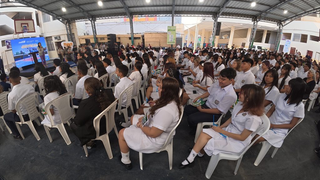 Miles de estudiantes empiezan clases en las instituciones del régimen Costa-Galápagos. Foto: API