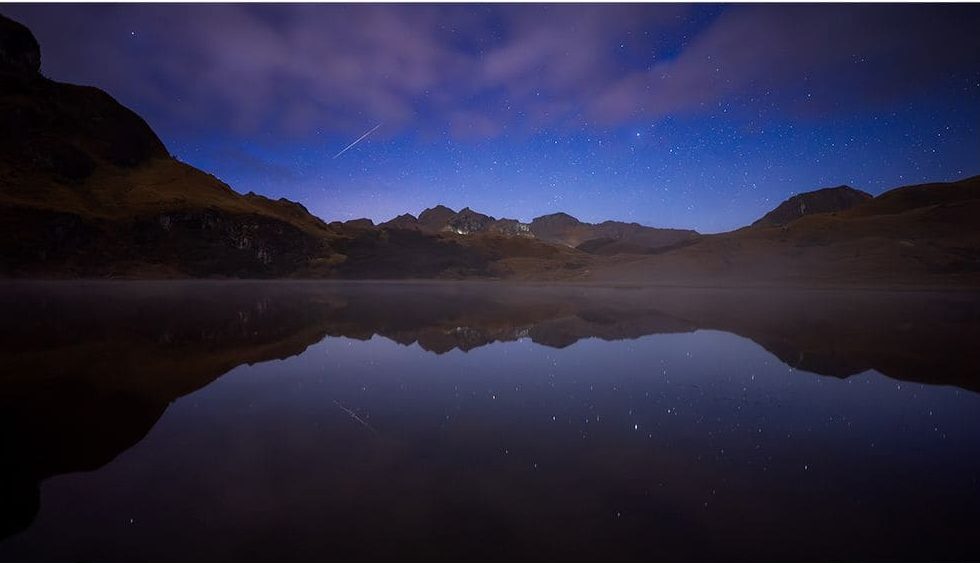 Un meteorito sobre el Parque Nacional Cajas. Foto: Andrés Mazza/El Mercurio