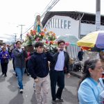 Los fieles cargaron la imagen de la Virgen María para celebras las primeras festividades de la Vicaría Cristo Salvador. JR