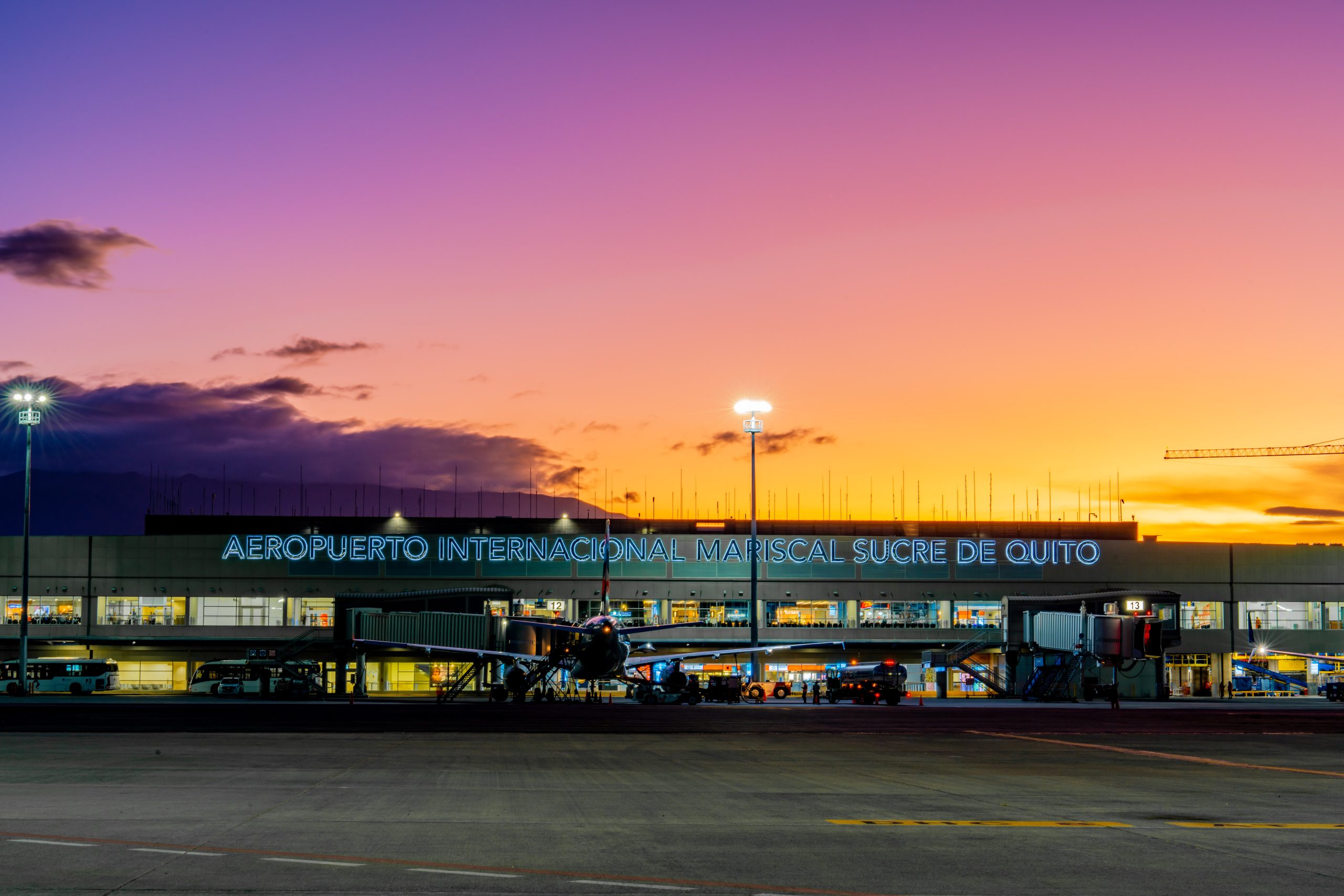 En los últimos meses, la pista del aeropuerto de Quito ha tenido varias intervenciones. Foto: Quiport