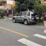 Delincuentes atacaron al estilo “sacapintas” a un ciudadano que se movilizaba en un vehículo en el sector de Totoracocha, en Cuenca.