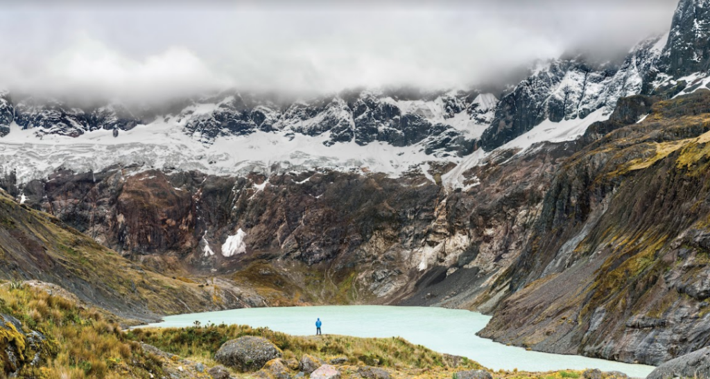 Las rutas que llevan al volcán El Altar están cerradas. Foto: MAE