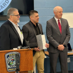 Yordy Sanchez, migrante ecuatoriano, recibió un reconocimiento nacional en Estados Unidos (EE.UU.) tras salvar la vida de una niña de dos años en el estado de Connecticut. /Cortesía
