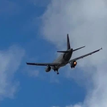 El vuelo 1376 que cubría la ruta Quito - Cuenca se desvió de emergencia a Guayaquil. /Cortesía