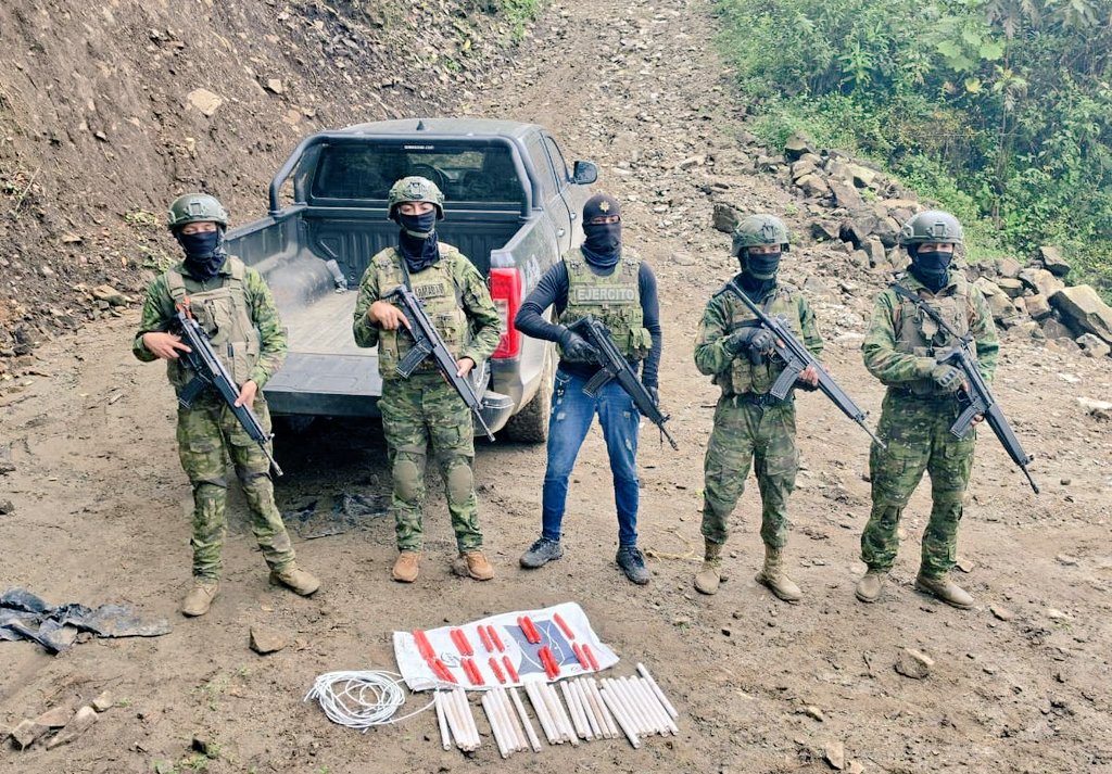 La minería ilegal persiste en Azuay pese a operaciones militares. /Cortesía