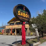 Una familia de ecuatoriano abrió La Casa del Sabor in South Burlington. Foto Melissa Pasanen, de Seven Days Vermont.