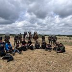 Migrantes de Ecuador fueron detenidos en la frontera de EE.UU con México, en el condado de Maverick, en Texas.