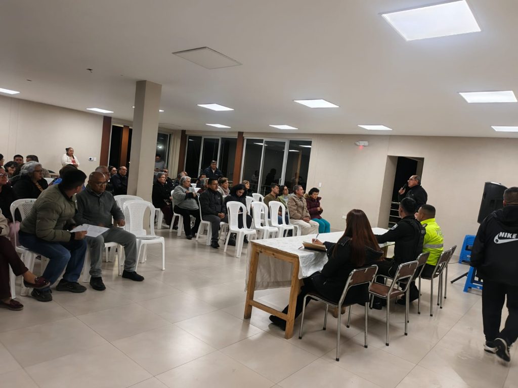 Asamblea de seguridad alerta por libadores y sospechosos en Cuenca. Se reunieron habitantes de la Mutualista Azuay, Progreso y El Cebollar.