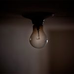 En Cuenca se realizarán cortes de energía programados, informó el Gobierno Nacional. Foto referencial