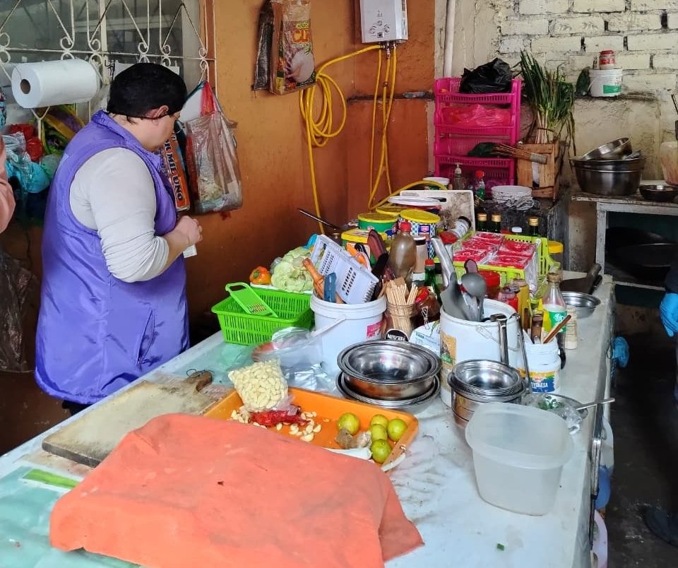 Arcsa intervinó en un restaurante en Cuenca. Foto: Arcsa