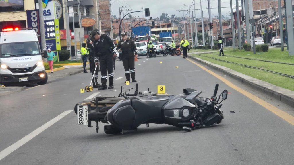 El ECU 9-1-1 confirmó la muerte de una persona a causa de una accidente es de tránsito en la avenida De las Américas y Francisco Aguilar. /Cortesía