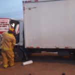 El Cuerpo de Bomberos de Cuenca rescató a un hombre tras el accidente. Foto: ECU911