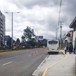 Cuatro líneas de buses urbanos llegan hasta el Mall del Alto. /MRO
