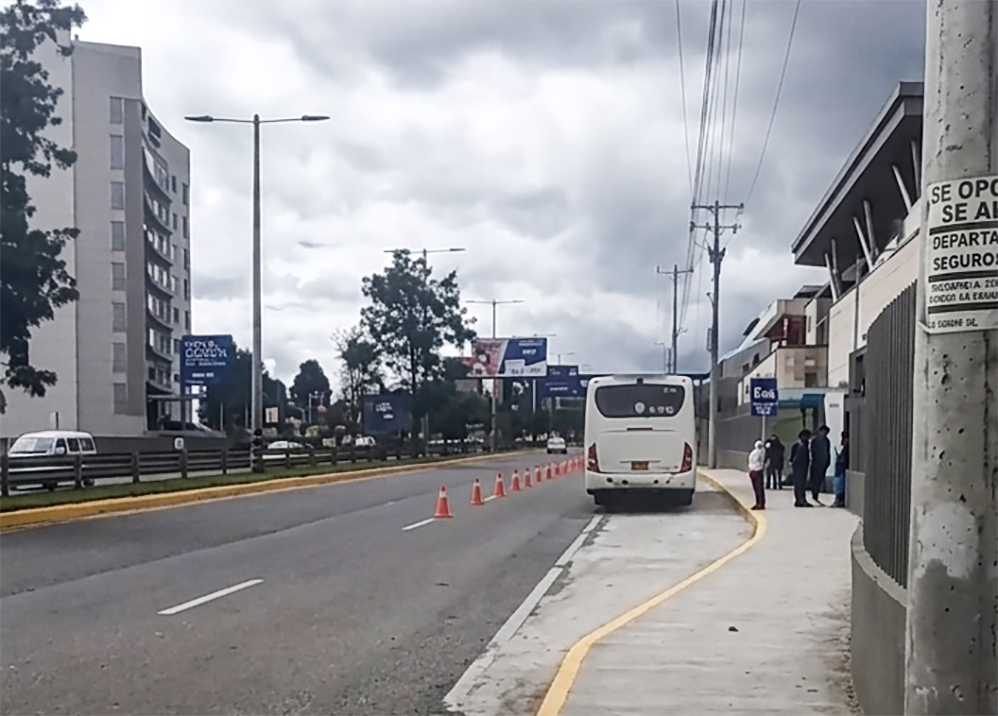 Cuatro líneas de buses urbanos llegan hasta el Mall del Alto. /Cortesía