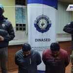 Dos hermanos fueron detenidos por estar acusados de cometer un crimen en Cuenca. Foto: Policía Nacional