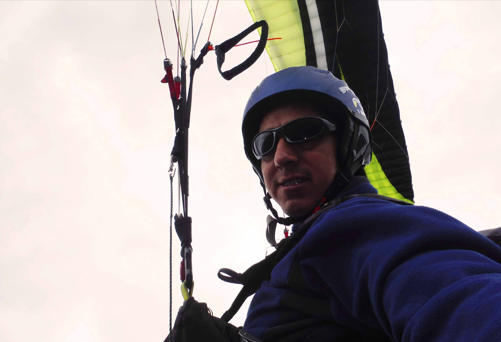 El azuayo José Barrera destaca en el parapentismo mundial. En abril de 2026, obtuvo el primer lugar en el Task 6 del ‘PWC Governador Valadares 2026’. /Cortesía