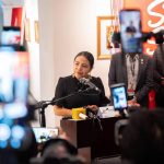Marisol Peñaloza, alcaldesa subrogante de Cuenca, en una de sus primeras acciones se reunió con transportitas.