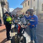 La Empresa de Movilidad (EMOV EP), del Municipio de Cuenca, ayer cumplió un operativo de control de motocicletas.