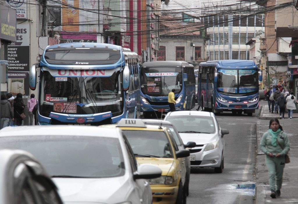 El transporte urbano en Ambato recibirá compensación.