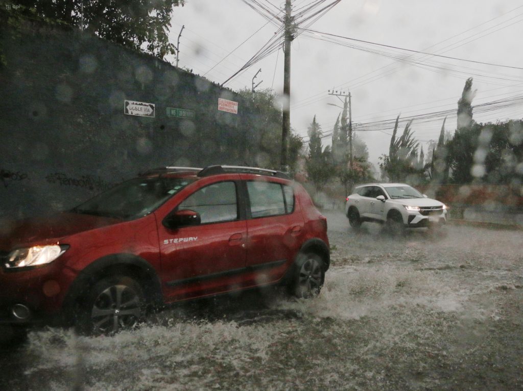 Se prevén lluvias en algunas zonas del país, alertó el Inamhi. Foto: API