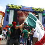 Cientos de personas empezaron a llegar al estadio Azteca para asistir a la inauguración del Mundial 2026. Foto: AFP