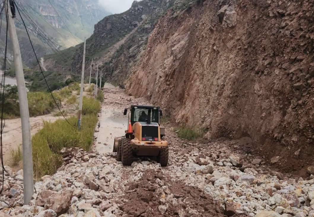 Unos 40 puntos críticos afectan la vía Cuenca – Girón – Pasaje. /Cortesía