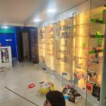Delincuentes robaron un local de venta de celulares ubicado en el sector de la calle Gran Colombia y la avenida Huayna Cápac.
