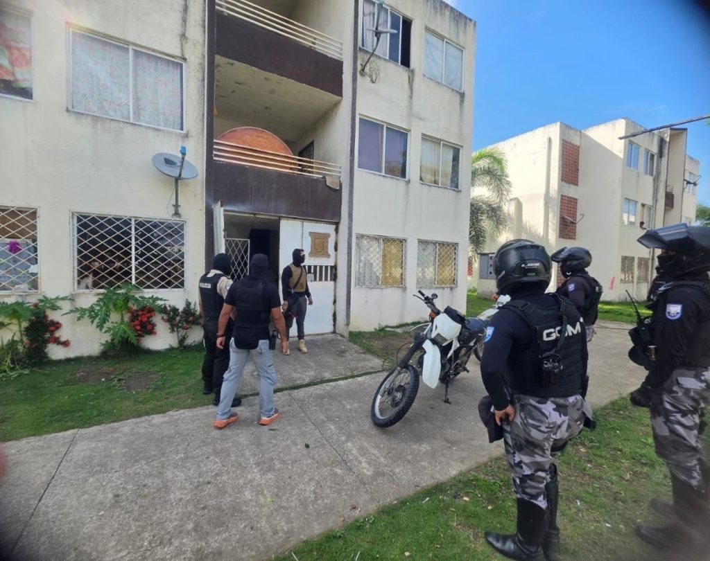 El Gobierno Nacional reconoció oficialmente la existencia de un conflicto armado interno en el territorio nacional mediante el Decreto Ejecutivo 424.