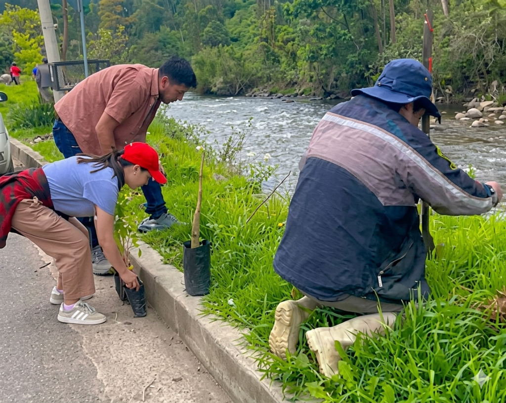 En el biocorredor del río Yanuncay se prevé una campaña de reforestación este viernes 5 de junio de 2026. /Cortesía