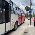 El servicio de buses solo se brindará hasta las 19h00, por lo que las instituciones educativas deberán terminar sus actividades a las 17h00. Foto: El Mercurio
