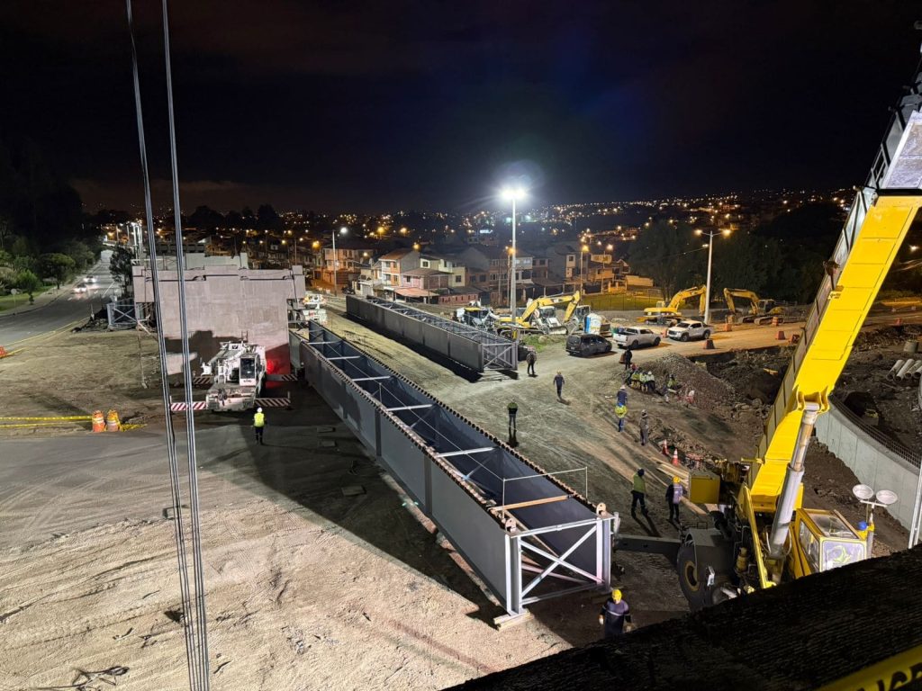 La vía José Carrasco Arteaga se mantendrá cerrada por trabajos de construcción del nuevo intercambiador en Monay. Foto: MIT