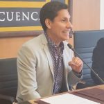 Jefferson Pérez, vicepresidente del Comité Olímpico Ecuatoriano y presidente de la Federación Ecuatoriana de Atletismo, durante su intervención en la que llamó al diálogo y advirtió sobre posibles consecuencias internacionales para el deporte ecuatoriano. Ismael Alvarado/EL MERCURIO