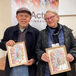Arturo Quizhpe y Mary Murray, dos de los cuatro autores del libro ‘Reimaginando la Resistencia: Un viaje en disrupción creativa’, que se presenta el miércoles en Cuenca. /Cortesía