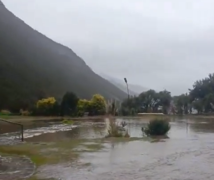 Un reservorio colapsó en el Parque Nacional Cajas. Foto captura