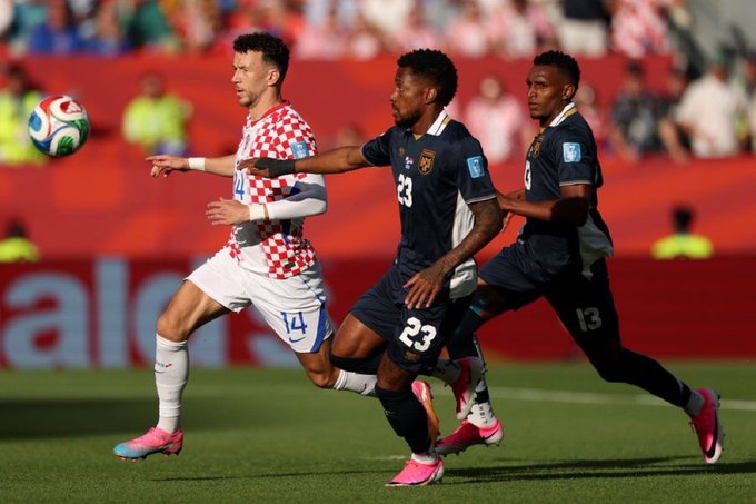 Perisic disputa balón ante Panamá. Foto: Croacia