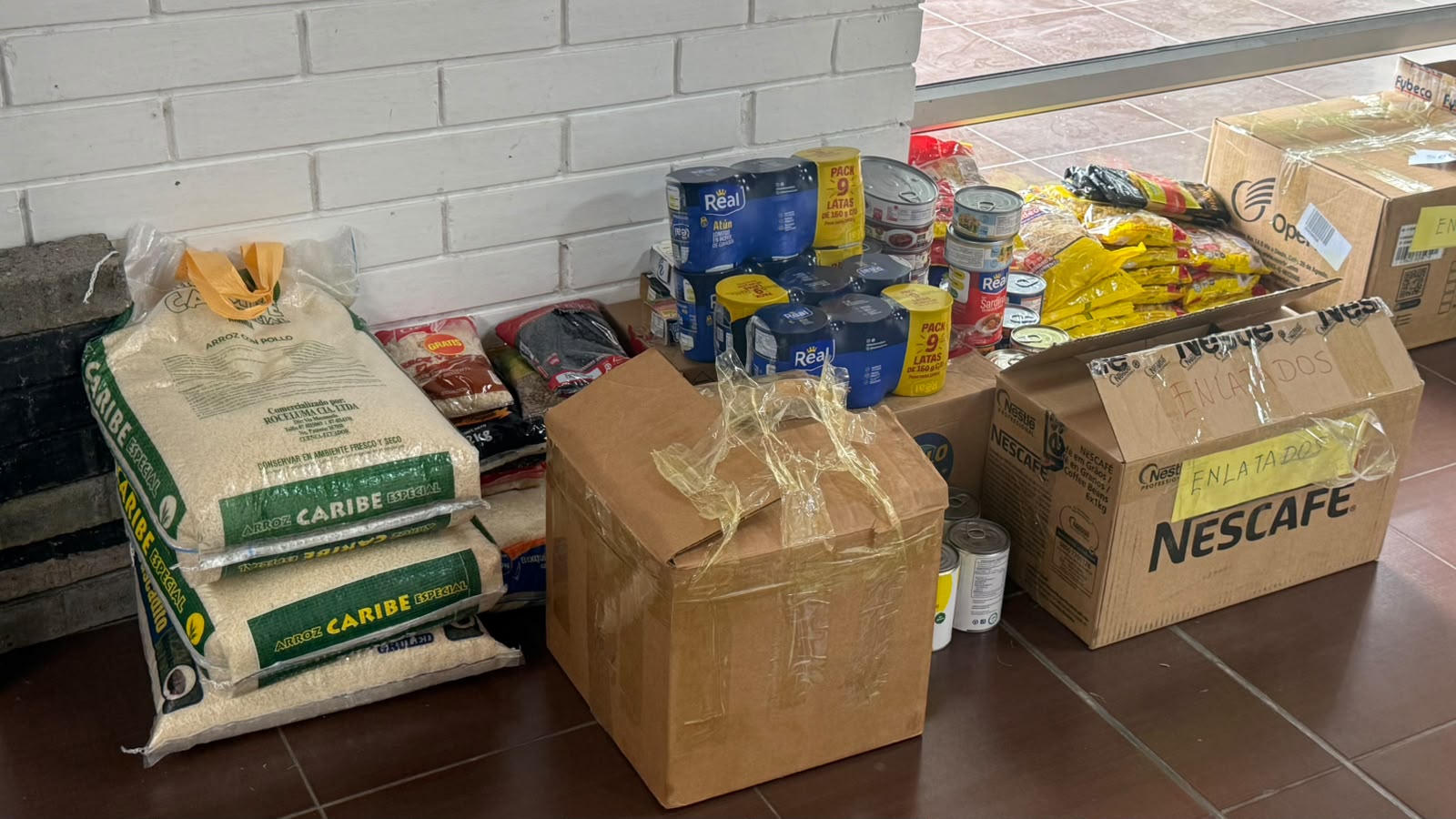 En Cuenca ya se receptan donaciones para las personas damnificadas de Venezuela. Foto: SNGR