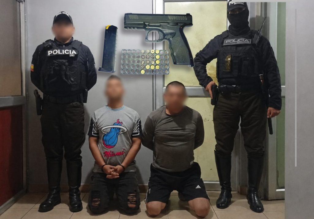 Dos ciudadanos son investigados por presuntamente ejecutar un disparo frente a un negocio en el centro de Cuenca. /Cortesía