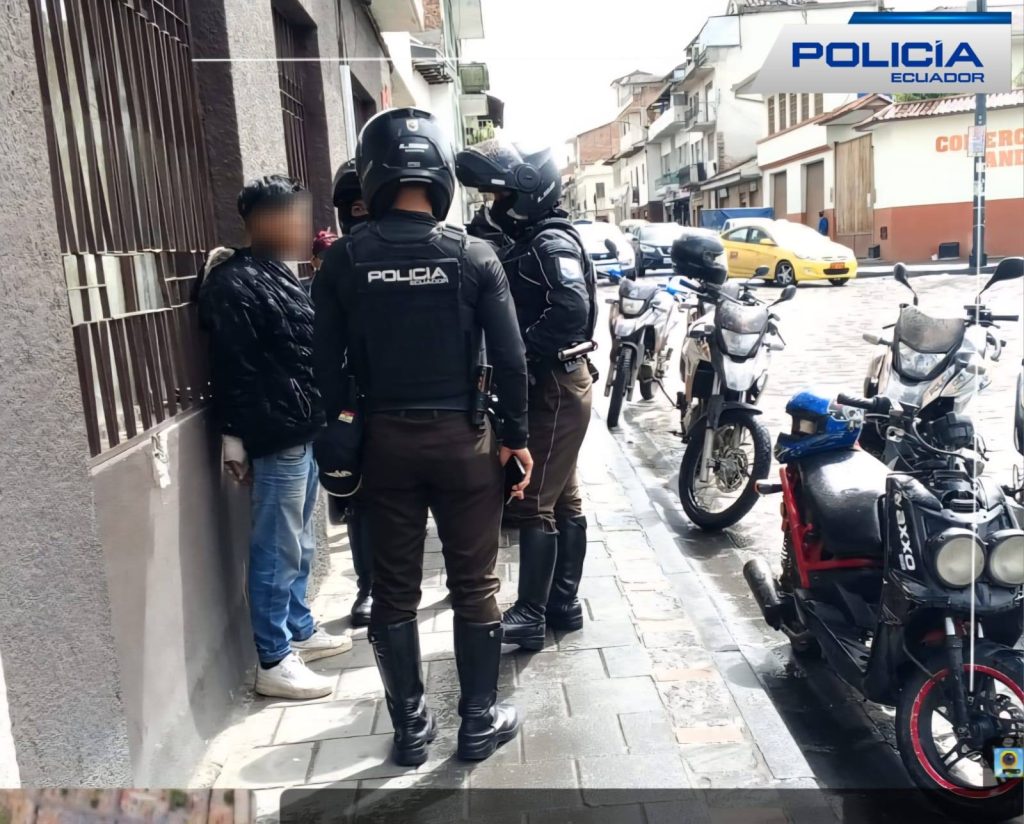 Un hombre fue detenido por la Policía Nacional en Cuenca. Foto: Policía Nacional