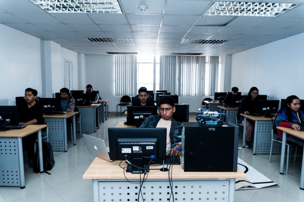 El proceso está enfocado para quienes quieren estudiar en un instituto. Foto: Instituto Tecnológico del Azuay