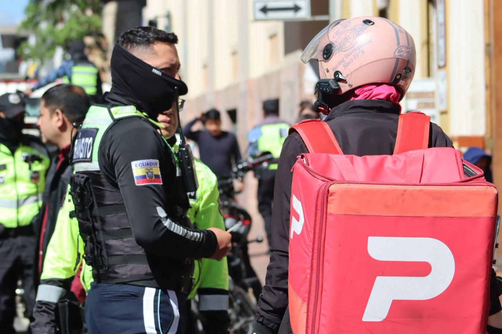 Este 24 de junio, la EMOV realizó un operativo para controlar el ruido de las motos en Cuenca. Foto: EMOV
