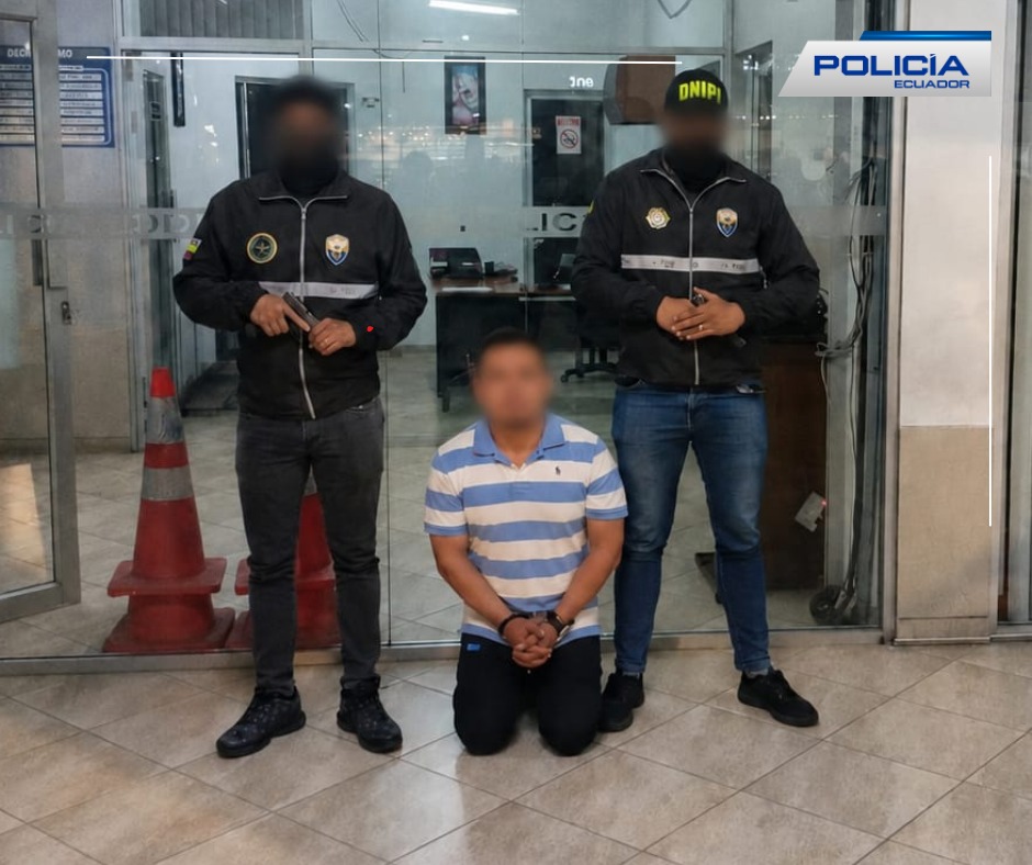 La Policía Nacional compartió una fotografía de la persona detenida tras el robo en Chaullabamba. Foto: PN