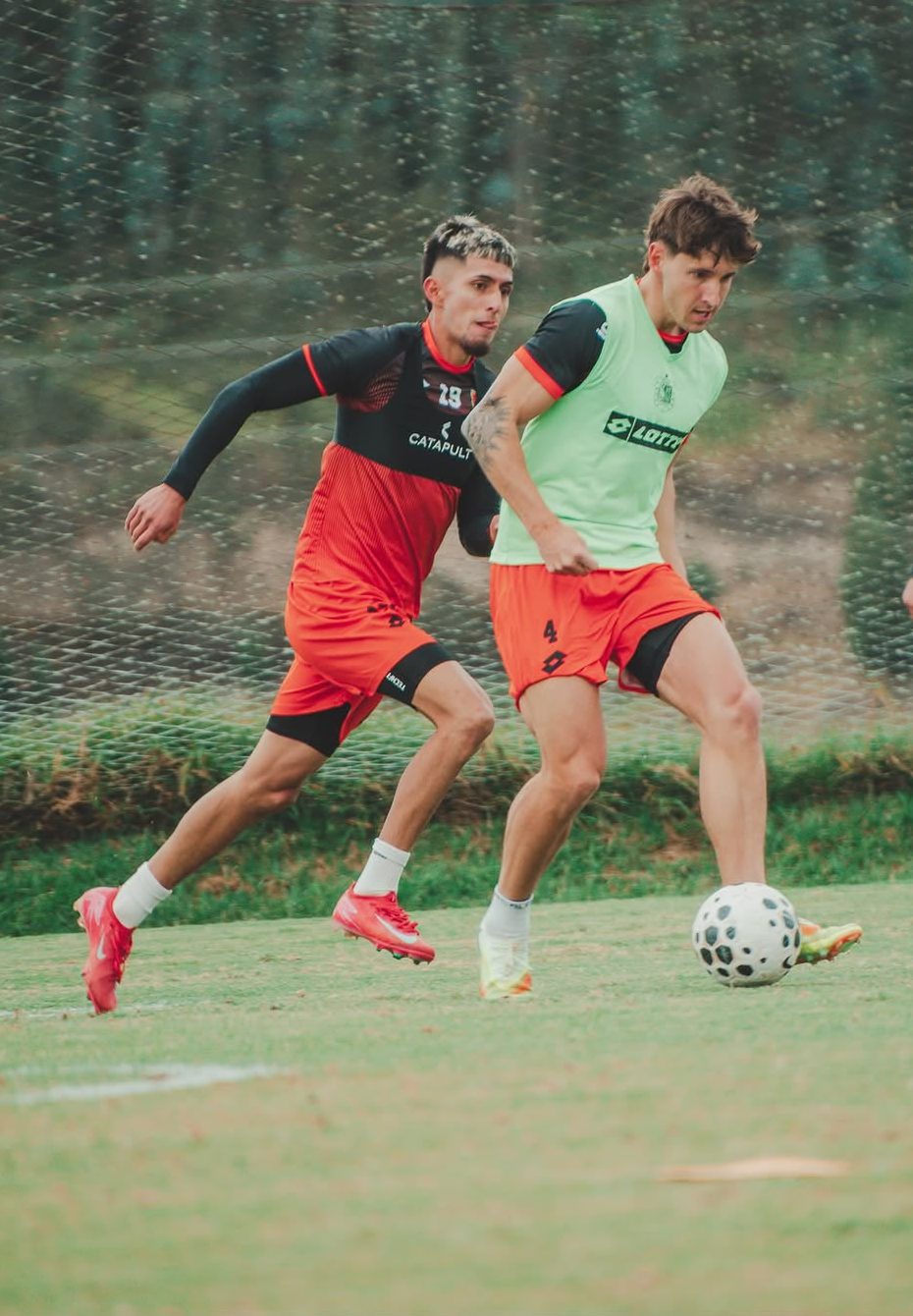Jugadores del Deportivo Cuenca en uno de sus últimos entrenamientos / Cortesía