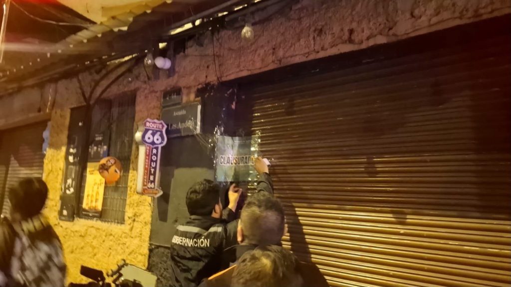 Personal de la Policía ejecutó operativos en distintos puntos de la ciudad. Como resultado, un local fue clausurado. /Cortesía