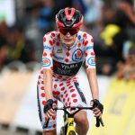 Jonas Vingegaard se retiró del Tour de Francia 2026 tras una caída en la etapa 15. Foto: AFP